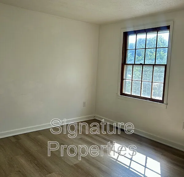 1055 Rives Rd #12 — Photo 14