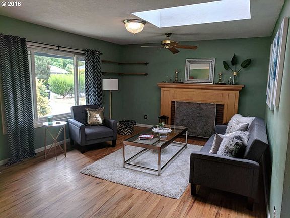 2nd image of 4606 NE 39th Ave