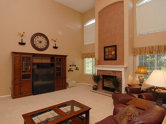2 Story Family Room with Fireplace
