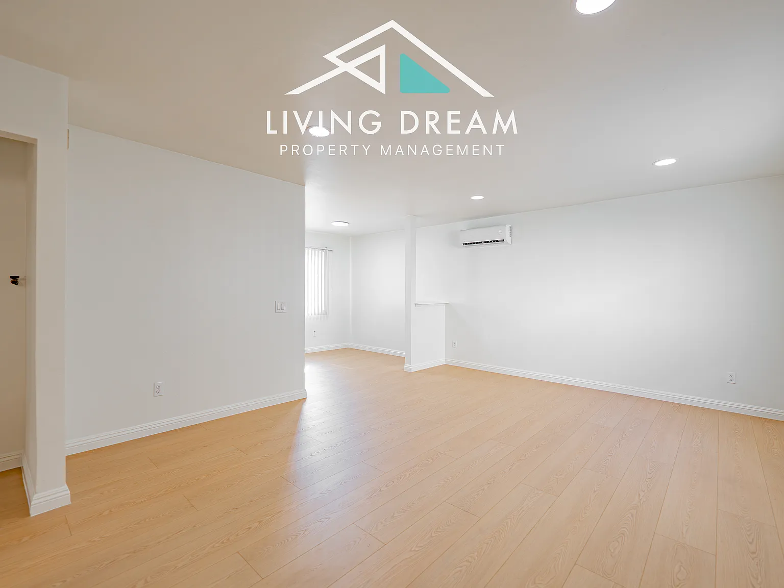2 bed, 948 sqft, $2,200 — Photo 2