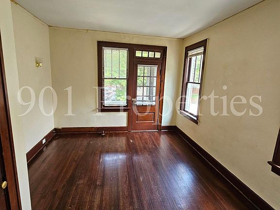 5th image of 216 N Willett St APT 3