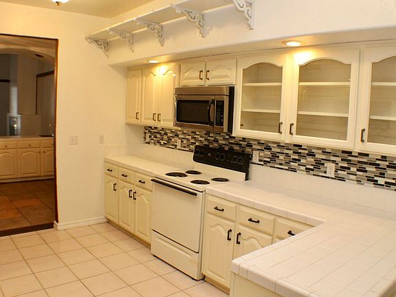 4th image of 222 Casas Bella Ln