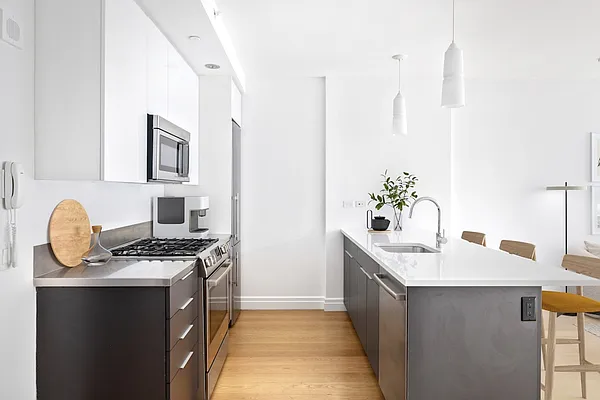 Rented by Two Trees | media 9