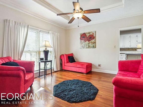 5th image of 2041 Lakewood Cir