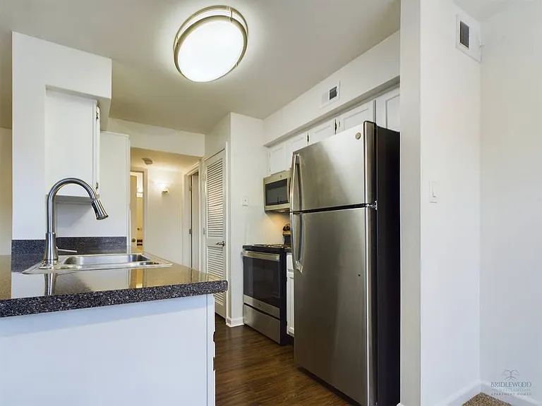 Bridlewood On Westland Apartments — Photo 43
