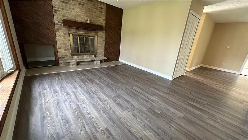 4 bed, $2,500 — Photo 4