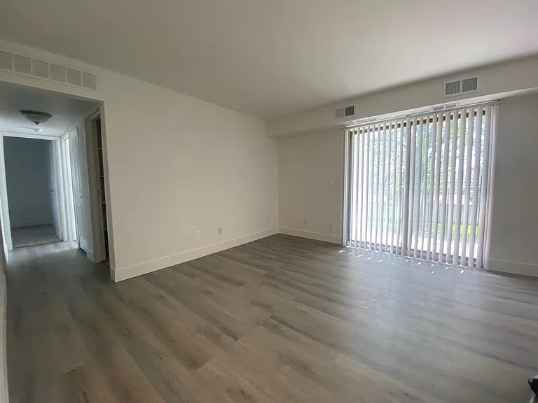 Washington Place Apartments — Photo 8