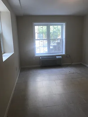 Rented by Clove Realty LLC | media 18