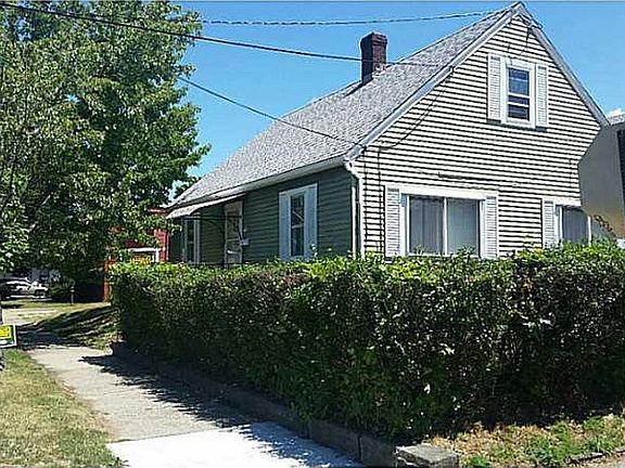 2nd image of 667 W 32nd St #Upstairs