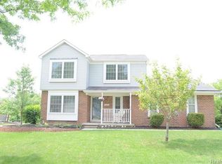 24691 Simmons Dr, Novi, MI
