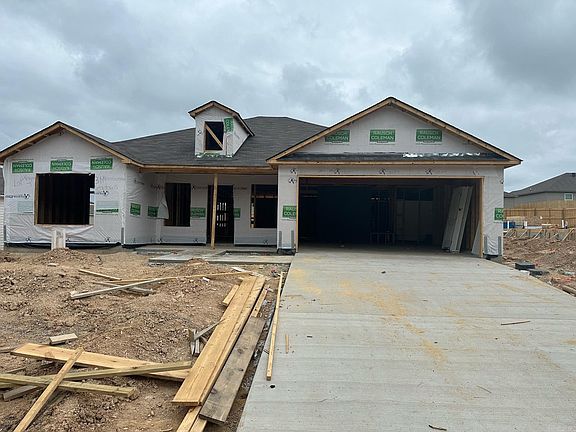 2nd image of 1311 Meadows Dr