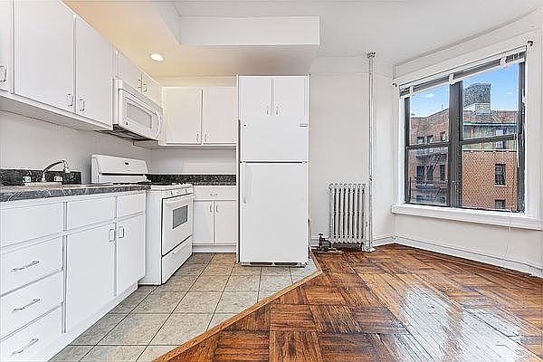 1st image of 118 Post Ave APT 4F