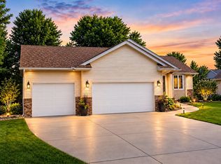 1210 Jadden Ln SE, Owatonna, MN 55060
