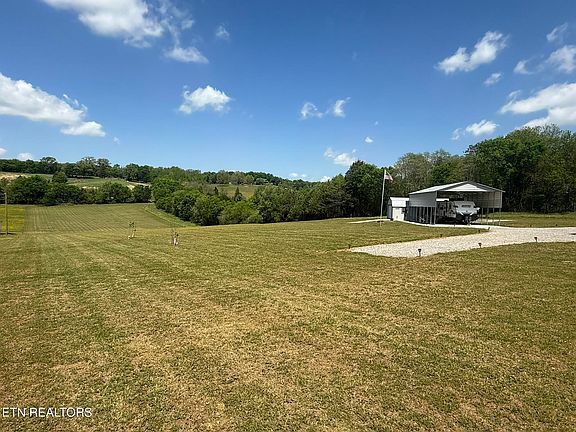 2nd image of 275 Thompson Rd