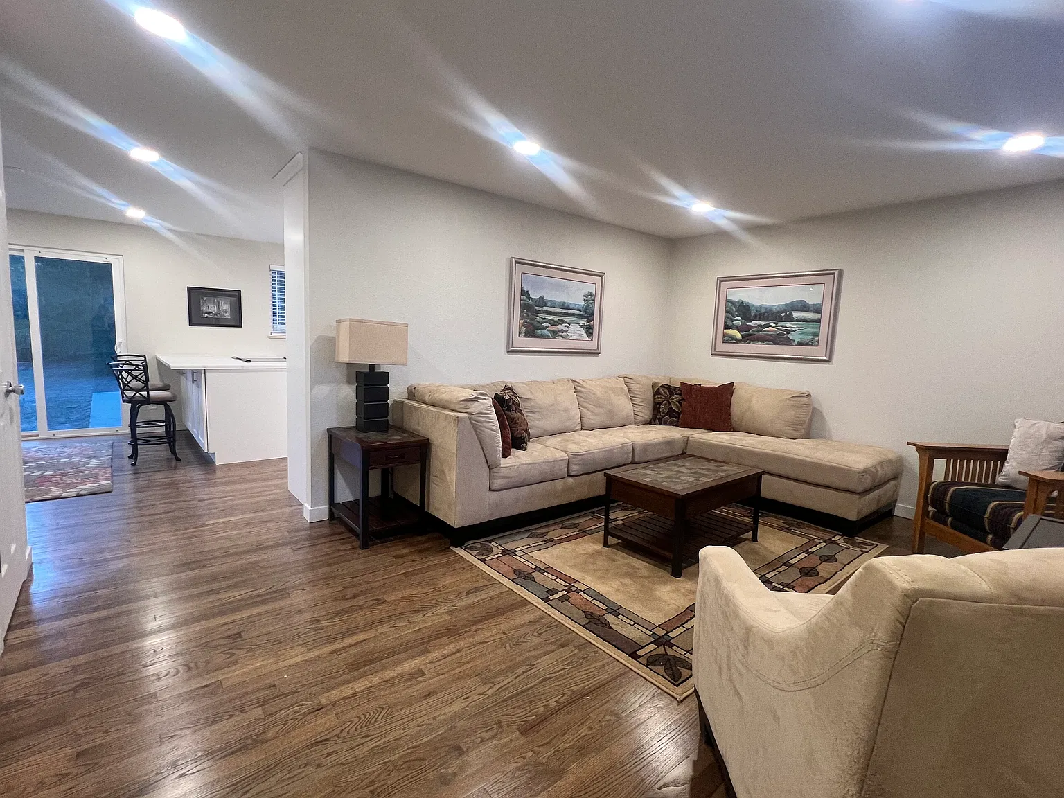 5 bed, 2000 sqft, $3,000 — Photo 3