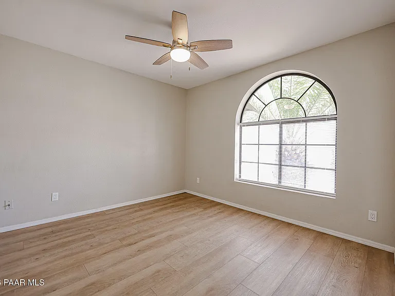 6320 W Paradise Ln — Photo 26