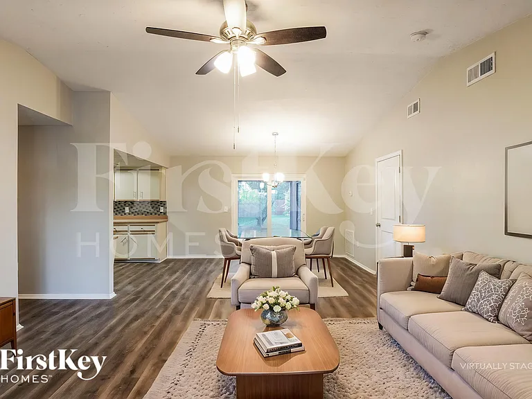 3017 Vista Palm Dr — Photo 3