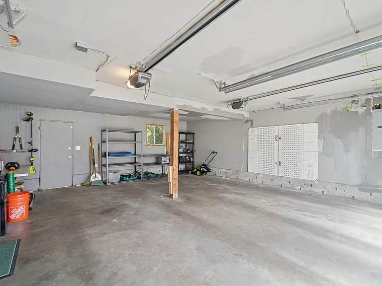 1140 N 146th Pl — Photo 34