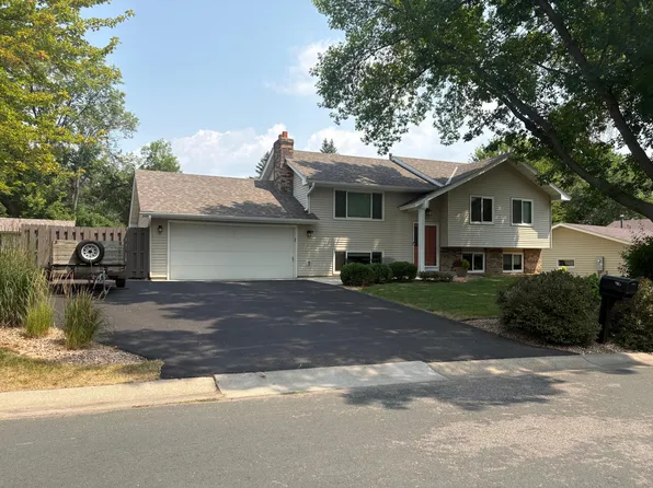 7926 Chesshire Ln N, Maple Grove, MN 55311