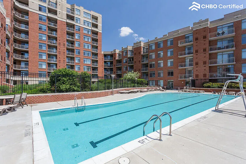 2 BR Furnished Condo in Crystal City — Photo 4