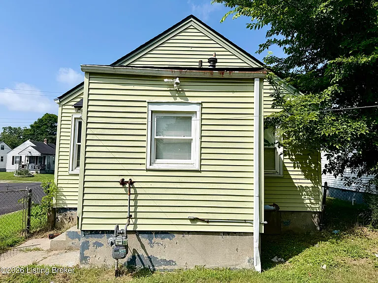 1401 Thornberry Ave — Photo 11