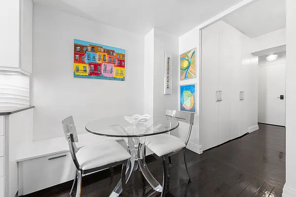 Sold by Compass | media 5