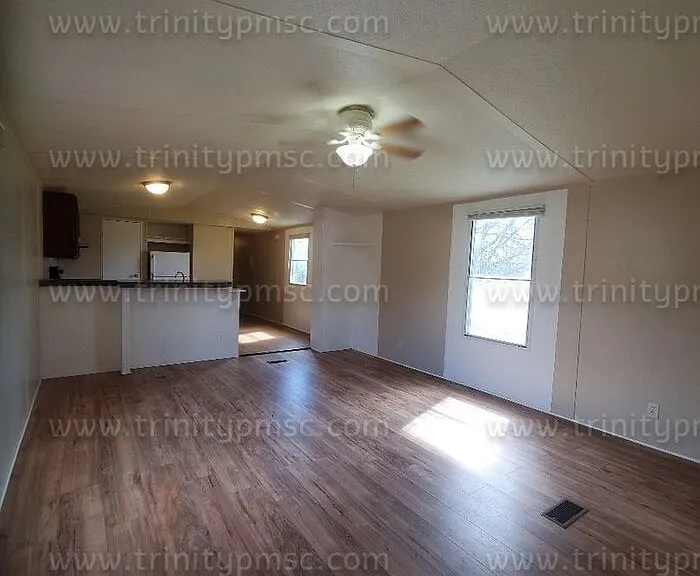 106 Vaughn Dr — Photo 6