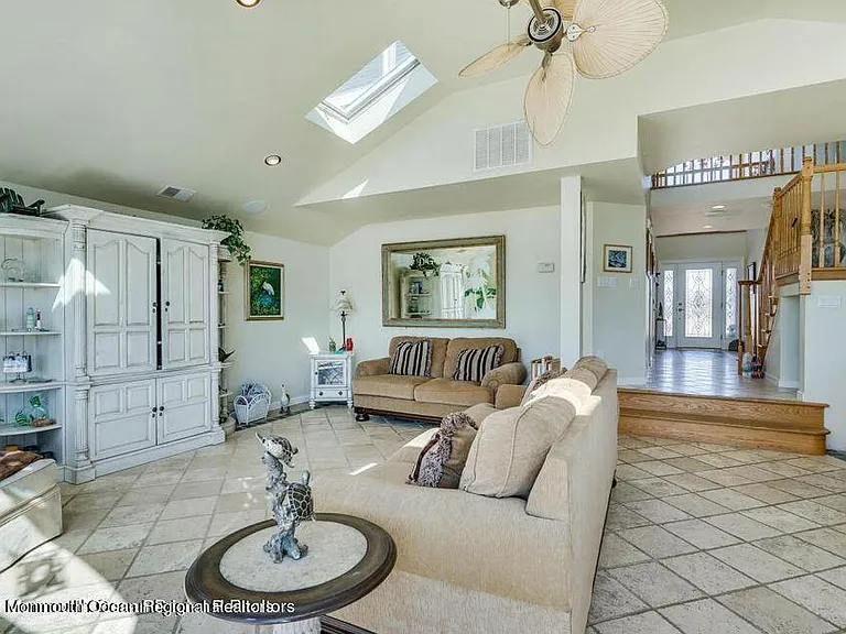 2023 Bay Blvd — Photo 10