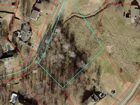 560 Fairview Dr, Paducah, KY 42001