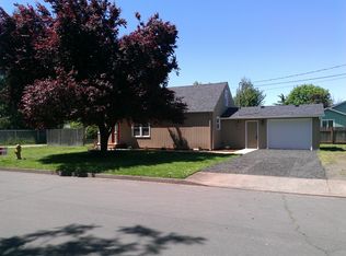 1408 8th St, Springfield, OR 97477