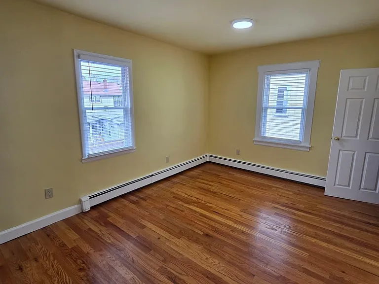 5 Bay Ave #2 — Photo 3