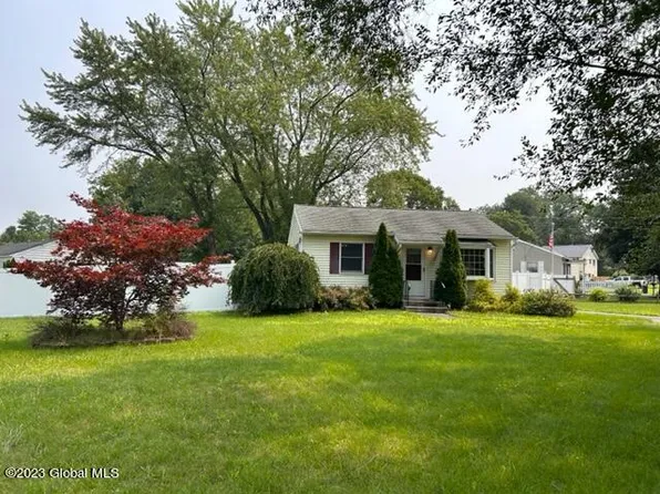 199 Lisha kill, Colonie, NY 12304