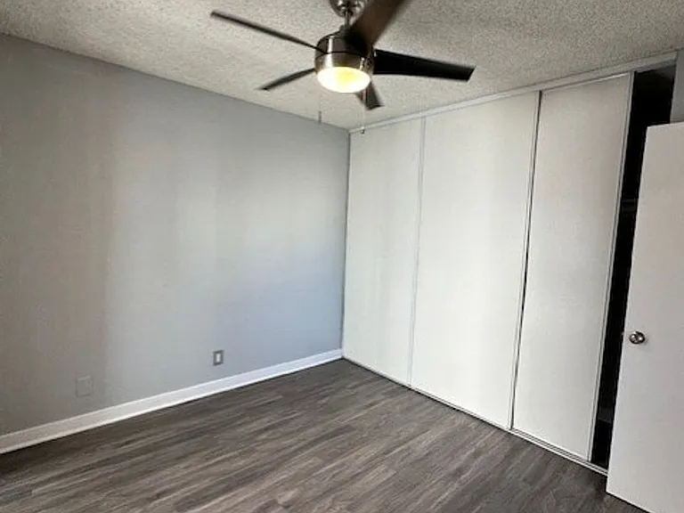 Newly Remodeled Beautiful 1 Bedroom/ 1 Bathroom Apartment! With Parking! — Photo 19