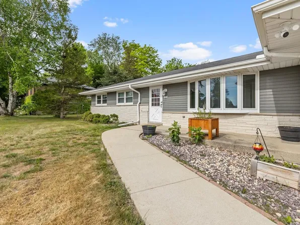 6559 N Sandy Acre ROAD, West Bend, WI 53090