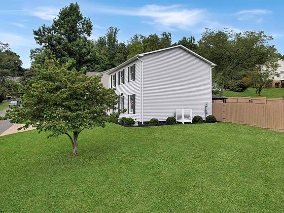 2nd image of 3206 Lemley St