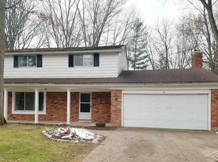 18 Five Oaks Dr, Saginaw, MI 48638