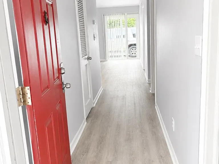 5012 Chancellor Sq NW — Photo 11