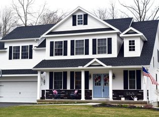 42 Heritage Pointe Dr, Clifton Park, NY 12065