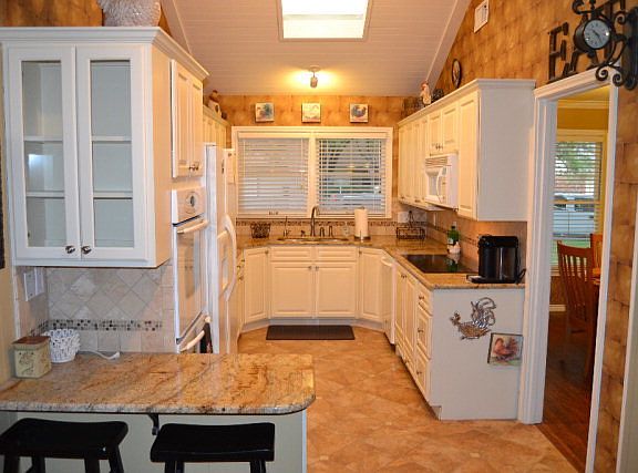 3rd image of 2807 Tanglewood Dr