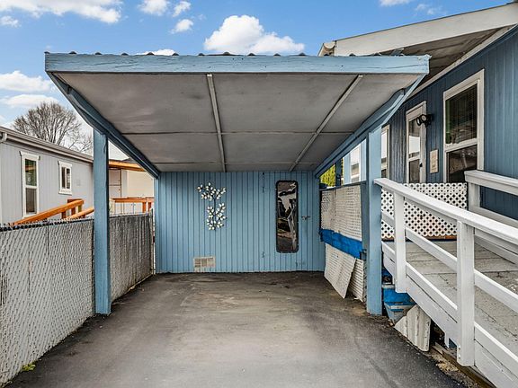 2nd image of 185 NW Harwood St Space 21