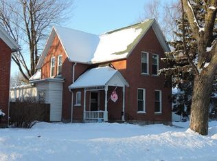 321 5th Ave N, Clinton, IA 52732