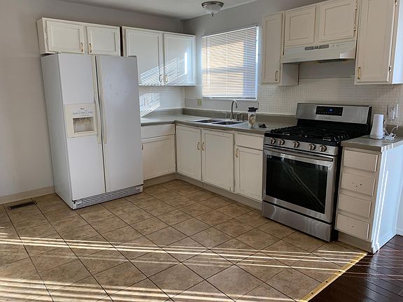 2nd image of 10422 Royal Dr