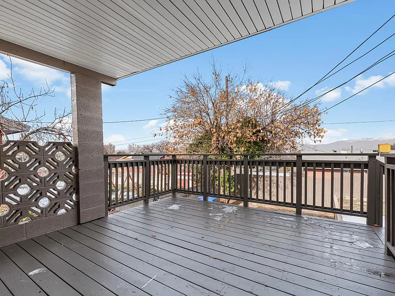 2177 E Castle Hill Ave — Photo 21