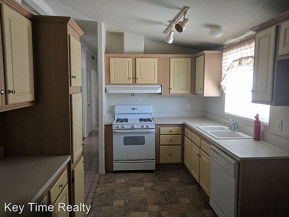 2nd image of 637 Mead Ln