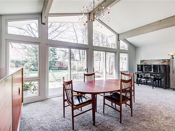4th image of 30209 Crestview Dr