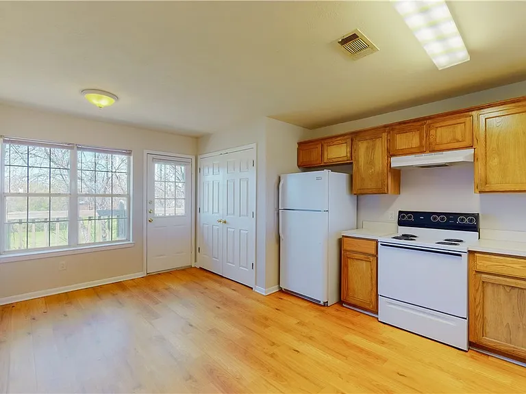 1511 Hollowhill Dr #C — Photo 9