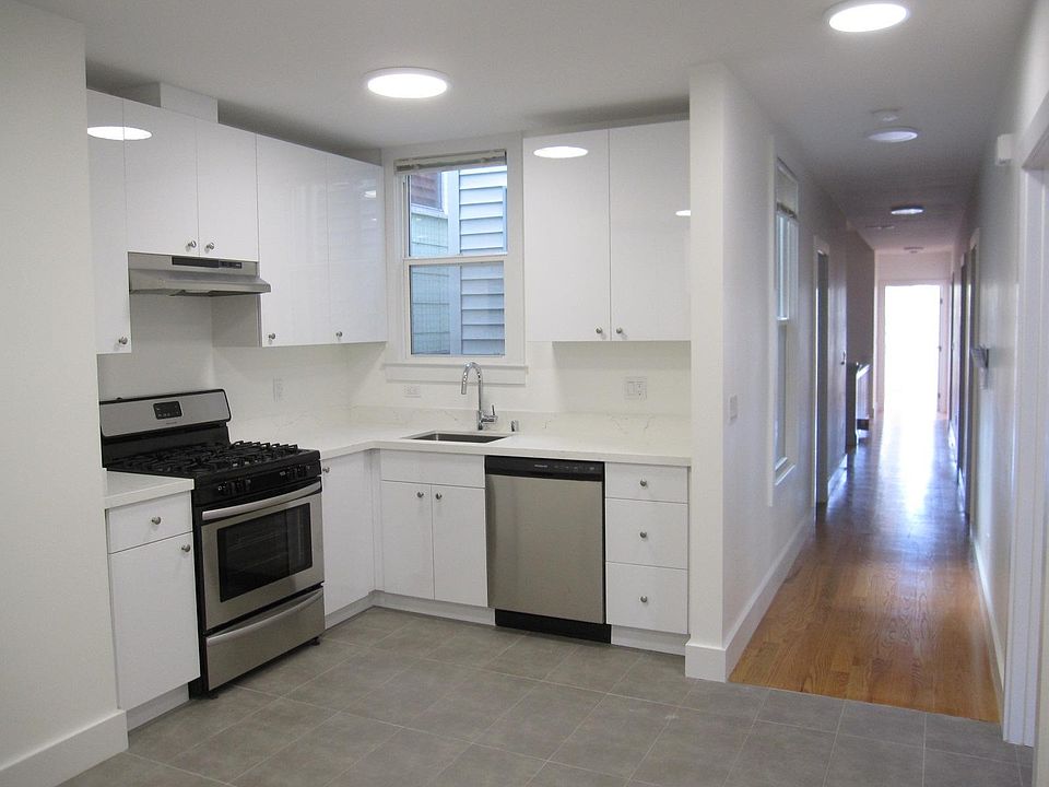 1st image of 2432 Folsom St