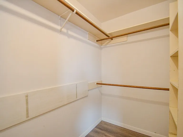9414 Kingsvalley St — Photo 20