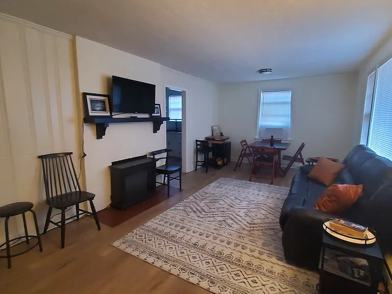 900 Ridgecliff Dr — Photo 16