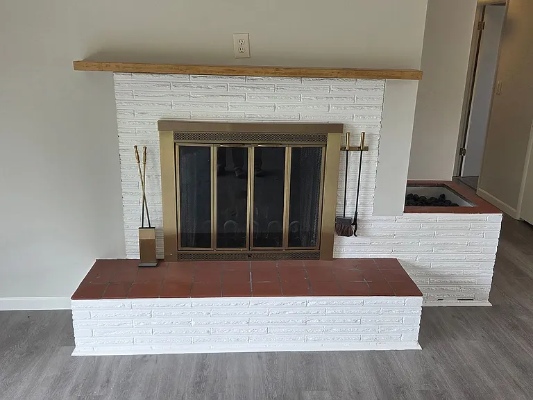 1530 Eastmont Ave — Photo 9